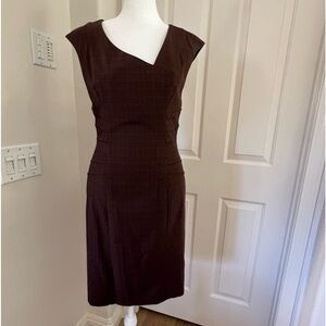 Beautiful cut and fall colors Black Halo business dress checkered w/rust/blu/blk